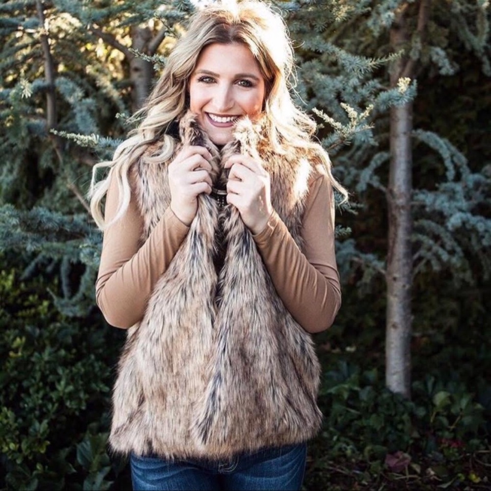 Grace & Lace Faux Fur Caramel Vest, size small, great condition!